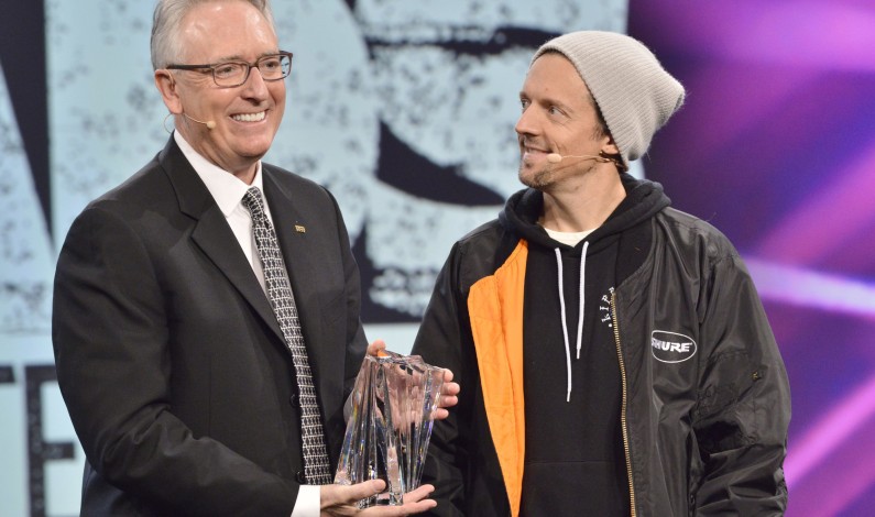 Jason Mraz Honored with the Music for Life Award at The 2020 NAMM Show Jason Mraz Honored with the Music for Life Award at The 2020 NAMM Show
