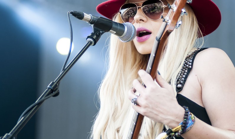 Orianthi- According To Her Orianthi- According To Her